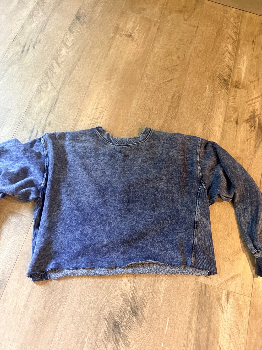 Stone Washed Indigo Cropped Crewneck Sweatshirt- Women